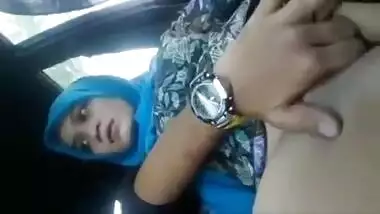 Indian car vagina massage