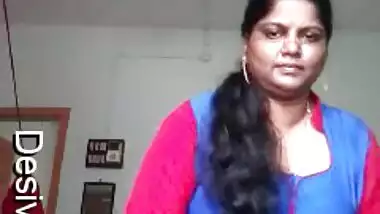 Sexy Mallu Bhabhi Showing Her Big Boobs and Pussy To Lover Part 2