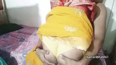 Hot Indian xxx Desi Bhabhi Ki Saree Utha ke Mast Chudai. Desi Hindi BF Video.