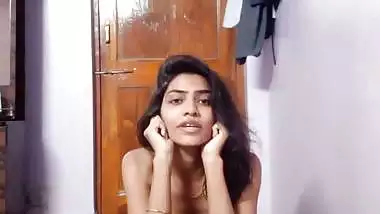 Girlfriend nude apology and spreads ass cheeks
