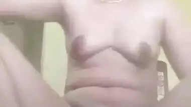 Village aunty self playing fully nude video