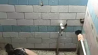 Chubby MILF bathing caught by neighbor viral MMS