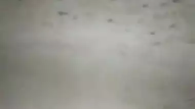 Amateur Lankan pussy swallows thick Desi dick in amateur XXX clip