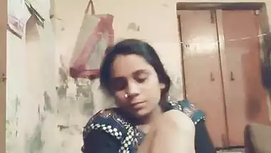 Cute Indian Dehati girl showing pussy on cam