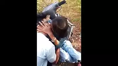 College students kissing Indian outdoor mms scandals
