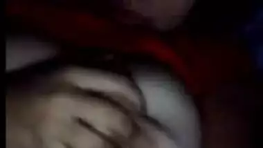 Sexy Girl Showing her Big Boobs