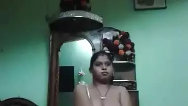 Mature desi aunty nude