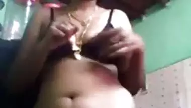 Bengali aunty boob show on a live video call