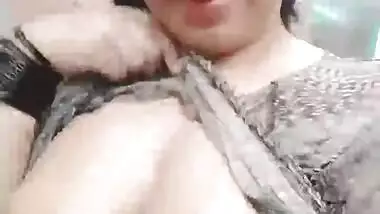 Paki Sexy Girl Showing Boobs (update