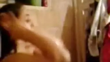 Desi Muslim Beauty Shamina Bathing Secret Cam