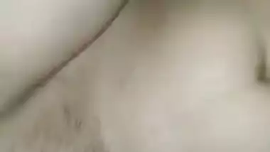 Sexy Desi girl enjoys proper XXX pussy drilling in hot MMS video