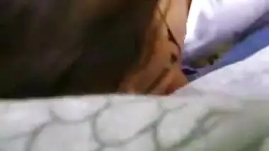 Desi teen girl sucking the dick in the park