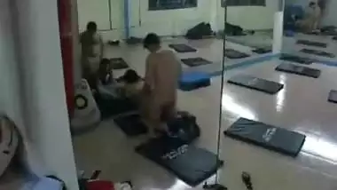 Desi hot wife seduced by muscular gym instructor and riding him in gym