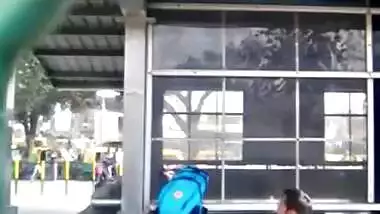 Superhot Couple getting vigrous blowjob in metro